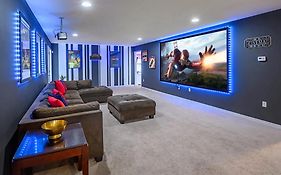 8Br Resort Home W Pool Hot Tub And Theatre Loft